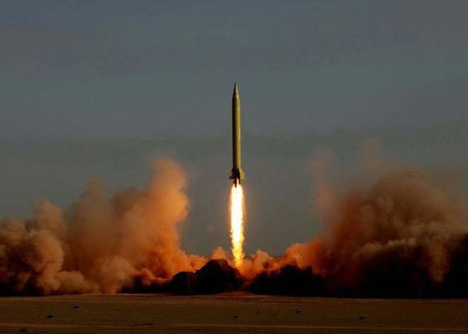 [ẢNH] Tên lửa mang đầu đạn hạt nhân Iran có thể trả đũa Mỹ sau khi tư lệnh bị ám sát - Ảnh 13.