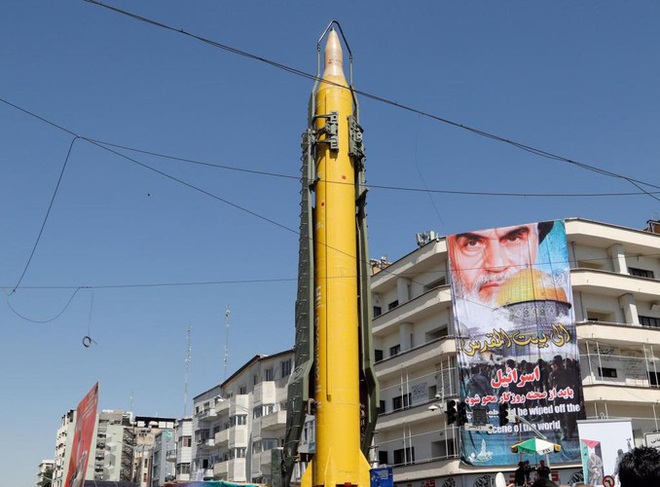 [ẢNH] Tên lửa mang đầu đạn hạt nhân Iran có thể trả đũa Mỹ sau khi tư lệnh bị ám sát - Ảnh 17.
