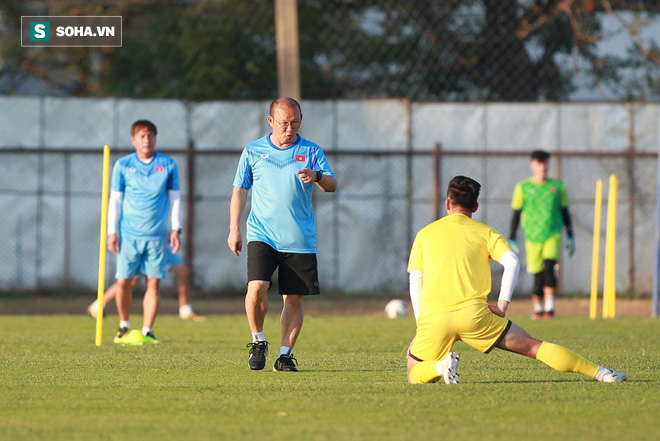 U23 Việt Nam vừa đến Buriram tập buổi đầu, sao trẻ HAGL đã bị thầy Park ra án phạt riêng - Ảnh 5.