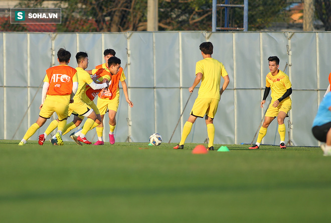 Sau ưu ái từ AFC, thầy Park nắn gân học trò, cho U23 Việt Nam rèn bài tủ chờ đấu U23 UAE - Ảnh 8.