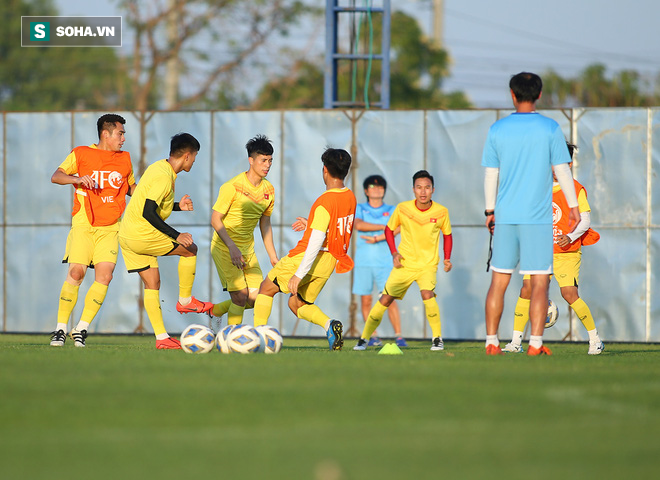 Sau ưu ái từ AFC, thầy Park nắn gân học trò, cho U23 Việt Nam rèn bài tủ chờ đấu U23 UAE - Ảnh 7.