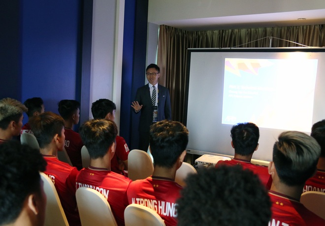 U23 Việt Nam làm quen với hệ thống hiện đại từng khiến thầy Park dở khóc dở cười - Ảnh 2.
