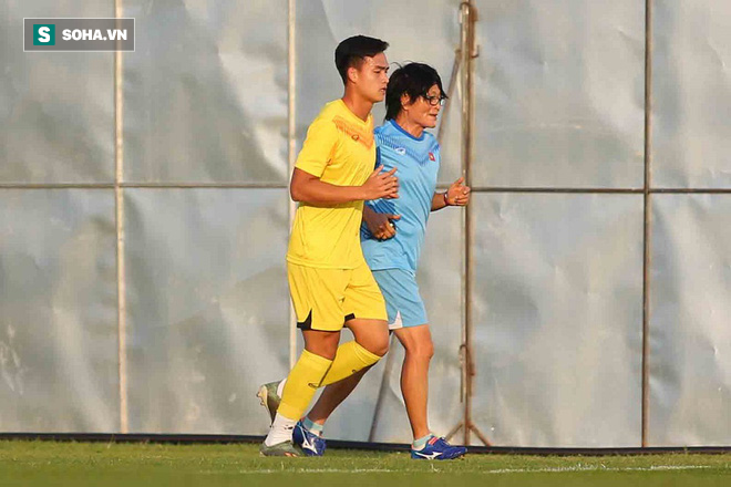 U23 Việt Nam nhận tin xấu, nhiều khả năng vắng người khổng lồ ở hàng thủ khi gặp UAE - Ảnh 2.