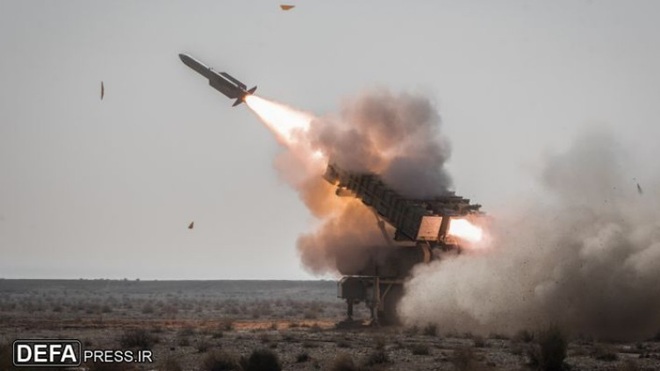 Đòn đáp trả của Iran vào căn cứ quân sự Mỹ, bắn “một mũi tên trúng hai đích” - Ảnh 2.