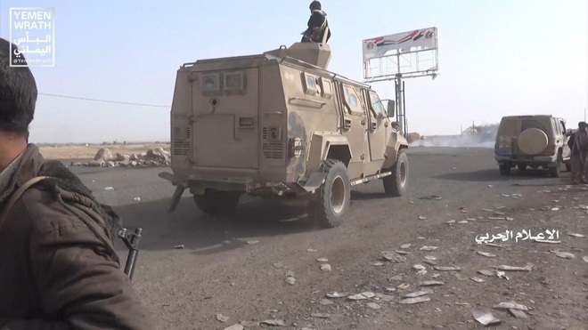 Houthi gây địa chấn, diệt-bắt 300 xe và 3.500 lính liên quân Saudi: Lần thứ 2 khủng khiếp - Ảnh 6.