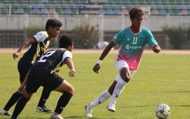 Cầu thủ Myanmar tuyên chiến với đội bóng của Công Phượng - Ảnh 1.