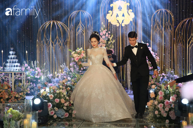 Chỉ 1 bức ảnh chụp cùng Đức Phúc mà cô dâu Quỳnh Anh để lộ điểm đặc biệt ở chiếc váy cưới cổ tích - Ảnh 5.