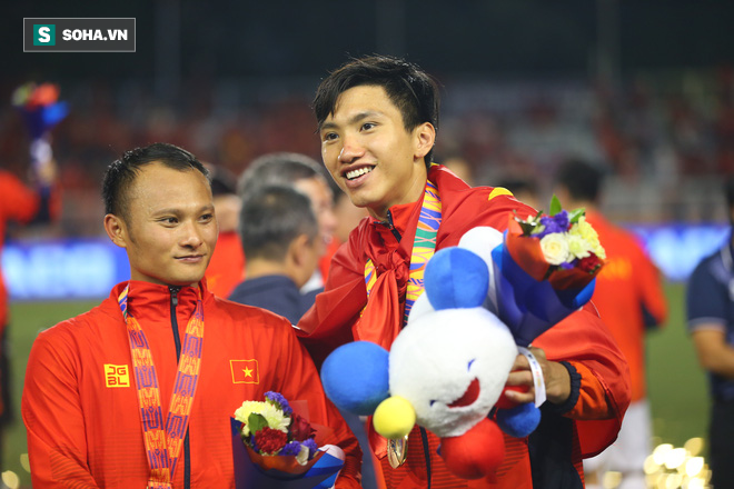 Thầy ruột lên tiếng: Để Văn Hậu nối gót Chanathip đá J.League là một bước lùi - Ảnh 2.