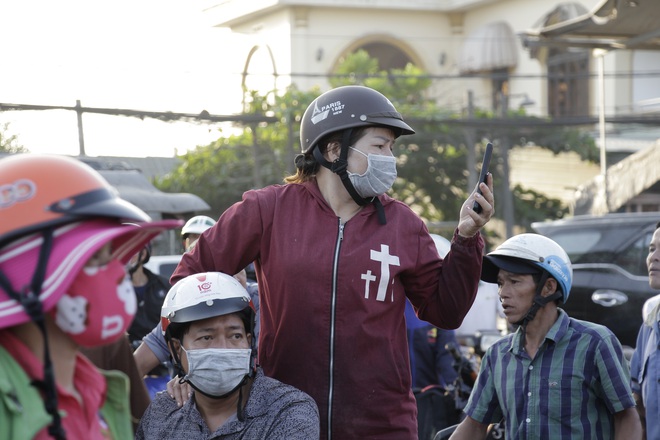 Gay cấn cuộc vây bắt trong đêm: Đặc nhiệm bí mật đưa dân ra ngoài, Tuấn “khỉ” bị tiêu diệt cạnh khẩu súng AK còn nhiều đạn - Ảnh 9.