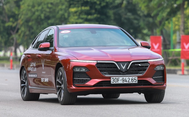 VinFast Lux tăng giá vẫn rẻ nhất phân khúc E