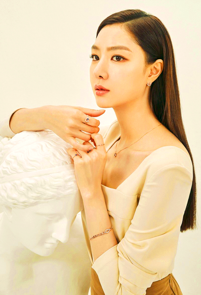 Hôn thê sang chảnh lạnh lùng của Hyun Bin trong Hạ Cánh Nơi Anh: Sở hữu vẻ đẹp chuẩn Hoa hậu, cực phẩm nhất là thân hình siêu nóng bỏng - Ảnh 7.