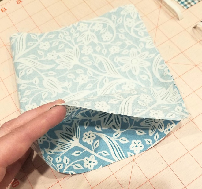 Tự may khẩu trang vải không hề khó như bạn nghĩ - ngày nghỉ các mẹ tranh thủ làm ngay nhé - Ảnh 2.