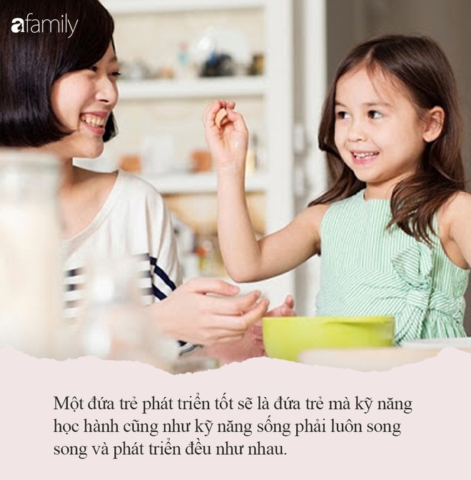 Được ô tô nhường sang đường trước, cậu bé dừng lại để làm một việc khiến ai nấy trầm trồ: “Còn nhỏ mà đã hiểu chuyện” - Ảnh 2.