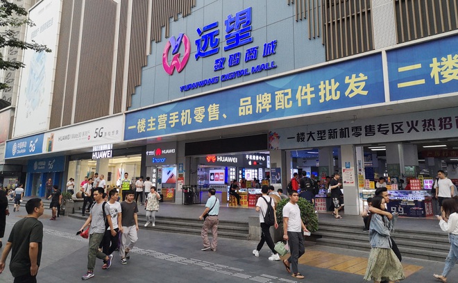 Chợ điện tử lớn nhất Trung Quốc đóng cửa vì COVID-19, thương nhân mò mẫm tìm cách sinh tồn - Ảnh 2.
