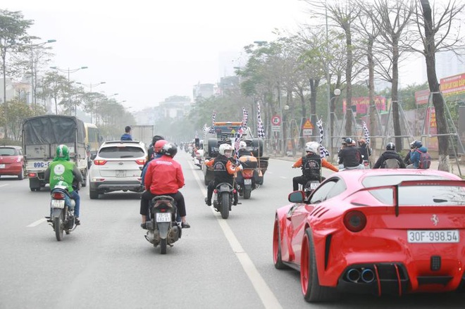 Ngắm mô hình xe đua F1 trên phố Hà Nội - Ảnh 3.