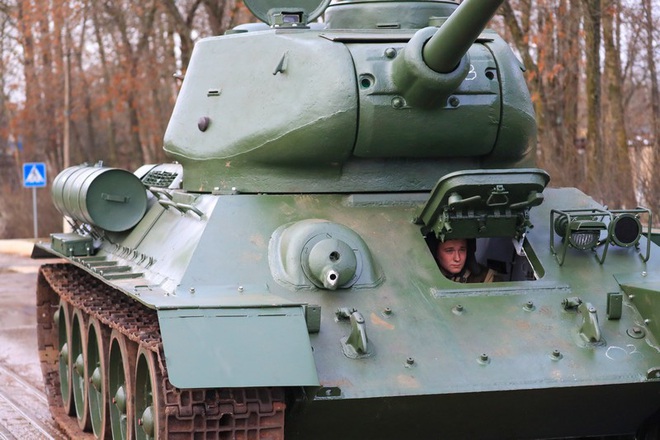T-34 huyền thoại chuẩn bị cho Lễ duyệt binh 75 năm Ngày Chiến thắng - Ảnh 10.