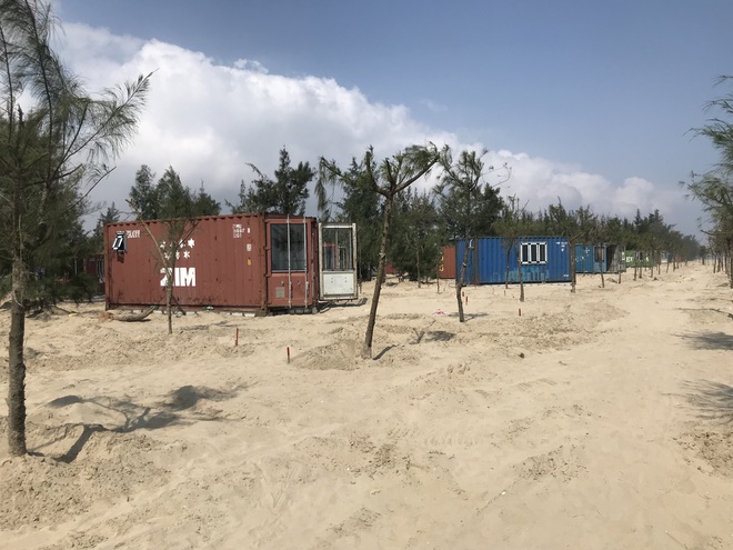 Chủ đầu tư lý giải việc tự ý xây nhà nghỉ container trong rừng phòng hộ ở biển Xuân Thành - Ảnh 2.