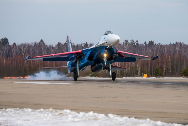 Mãn nhãn với khả năng tác chiến của vua chiến trường Syria Su-35S - Ảnh 12.