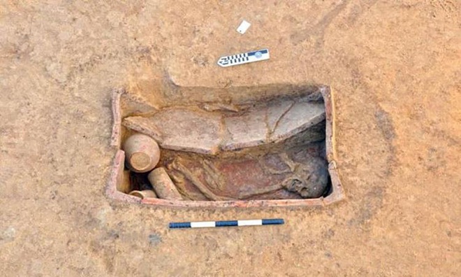 Phát hiện 83 mộ cổ trong quan tài đất sét ở Ai Cập - Ảnh 1.