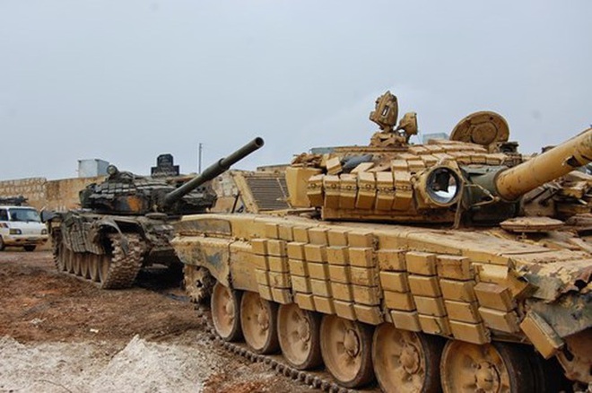 Phiến quân đánh rát, lính Syria bỏ cả chiến tăng T-72 để tháo chạy - Ảnh 21.