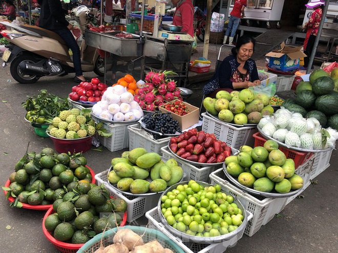 Trước bão corona, cá lóc nướng vẫn đắt hàng ngày Thần Tài - Ảnh 1.