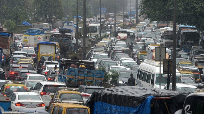 Ấn Độ lắp đặt đèn giao thông kiểu mới: Càng còi càng phải chờ đèn đỏ - Ảnh 1.