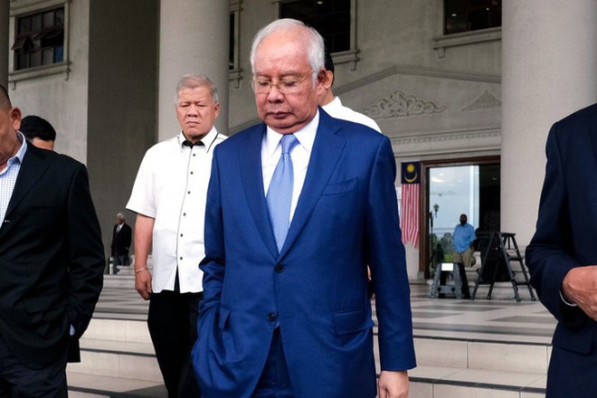 Cựu phu nhân Thủ tướng Malaysia hầu tòa vì thao túng chính phủ - Ảnh 3.