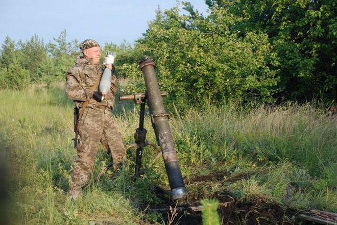 Súng cối Molot gieo rắc kinh hoàng, 5 lính Ukraine thương vong - Ảnh 1.