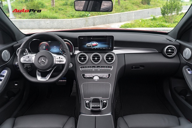 Chạy 7.000 km, đại gia Việt vẫn bán Mercedes-Benz C300 AMG ngang ngửa giá mua mới - Ảnh 2.