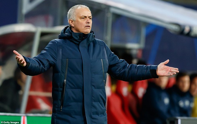 Champions League: Mourinho tan giấc mộng lớn; đội bóng từ tâm dịch Covid-19 tạo nên kỳ tích - Ảnh 2.