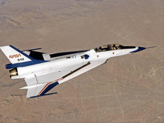 Biến thể F-16 của Mỹ chuyên tấn công mặt đất ít người biết - Ảnh 12.