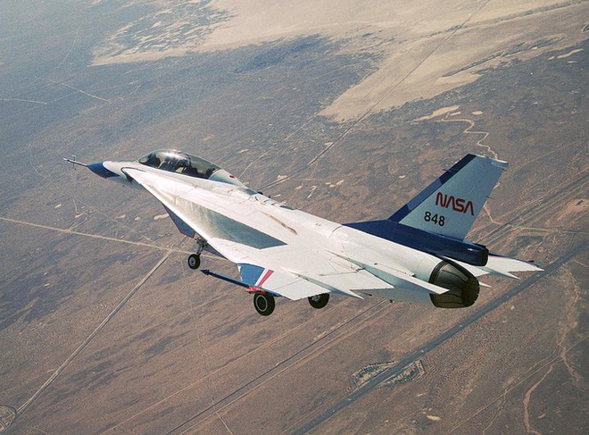 Biến thể F-16 của Mỹ chuyên tấn công mặt đất ít người biết - Ảnh 13.