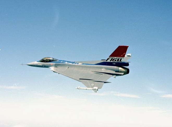 Biến thể F-16 của Mỹ chuyên tấn công mặt đất ít người biết - Ảnh 4.