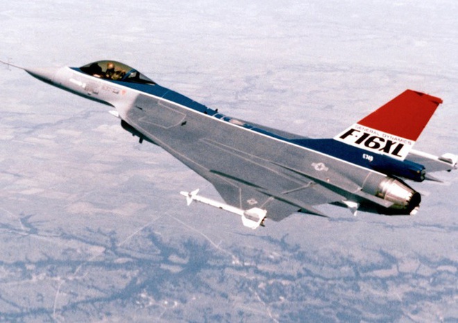 Biến thể F-16 của Mỹ chuyên tấn công mặt đất ít người biết - Ảnh 8.