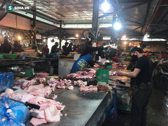 Sau hàng ăn uống, nhiều chợ ở Hà Nội tiếp tục nghỉ Tết vì Covid-19 - Ảnh 4.
