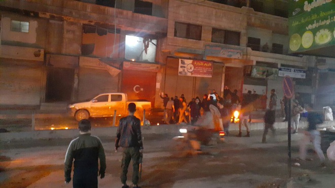 Tàu chiến, trực thăng Nga áp sát bờ biển Syria-Thổ, khủng bố Idlib tăng quân quyết tử chiến? - Ảnh 1.