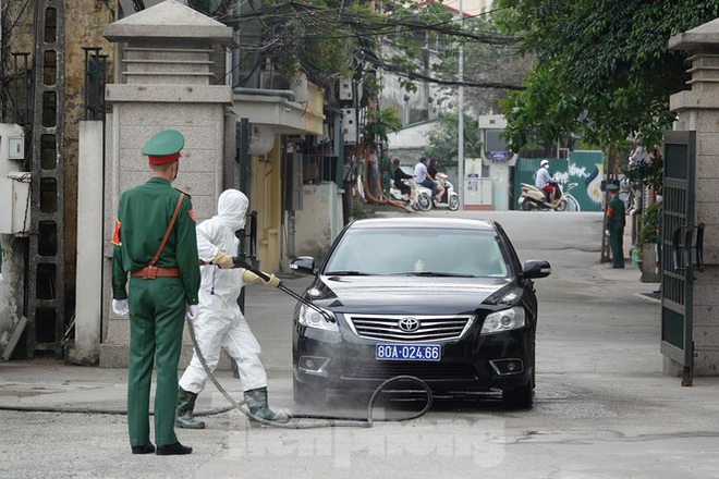 Thủ tướng Nguyễn Xuân Phúc kiểm tra công tác phòng chống dịch Covid-19 của Quân đội - Ảnh 4.