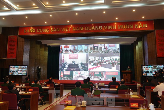 Thủ tướng Nguyễn Xuân Phúc kiểm tra công tác phòng chống dịch Covid-19 của Quân đội - Ảnh 5.