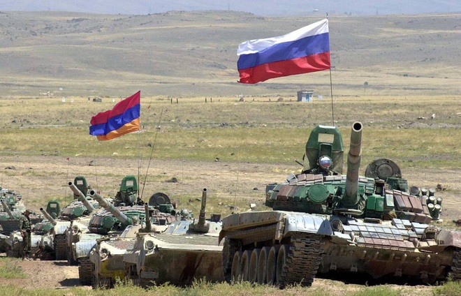 Báo Nga: Chỉ cần Ankara nổ súng, xe tăng của Moscow sẽ thẳng tiến vào biên giới Thổ Nhĩ Kỳ - Ảnh 2.