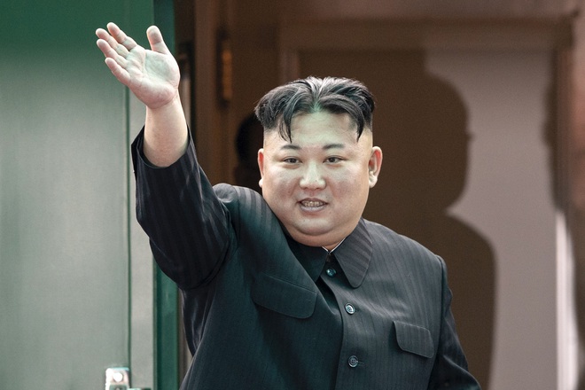 Chủ tịch Kim Jong Un vẫy tay chào tạm biệt và cảm ơn Việt Nam, lên tàu bọc thép, kết thúc chuyến công du - Ảnh 4.