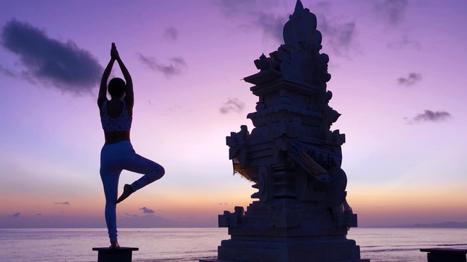 Bộ ảnh tập Yoga vòng quanh thế giới tuyệt đẹp, danh tính của nhân ...