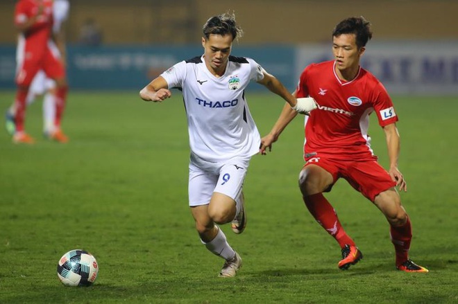 Tránh Covid-19, VPF đề xuất V-League thi đấu ở miền Bắc, đá sân không khán giả - Ảnh 1.