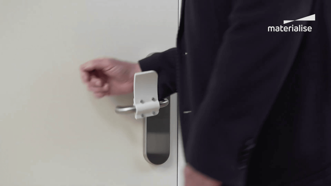 Với món đồ đơn giản này, bạn có thể mở cửa mà không cần chạm vào tay nắm - Ảnh 3.