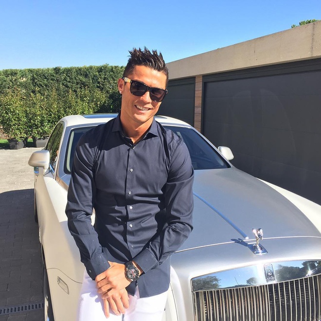 Tiết lộ: Ronaldo từng phải chịu luật rừng ở Juventus, móc tiền mua quà tặng cả đội - Ảnh 7.