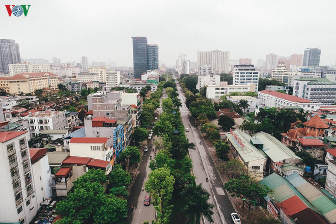 Ngắm nhìn đường phố Hà Nội từ trên cao trước ngày cách ly xã hội - Ảnh 4.