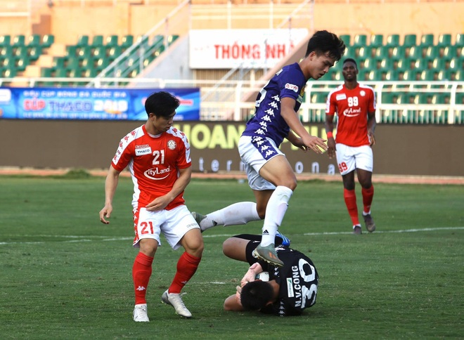 Chuyên gia Vũ Mạnh Hải: Công Phượng rất kém, có lẽ cần ngồi ngoài chờ khôi phục phong độ - Ảnh 1.