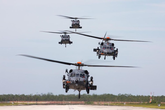 Khám phá siêu ‘quái điểu’ HH-60W Whiskey của Mỹ - Ảnh 2.