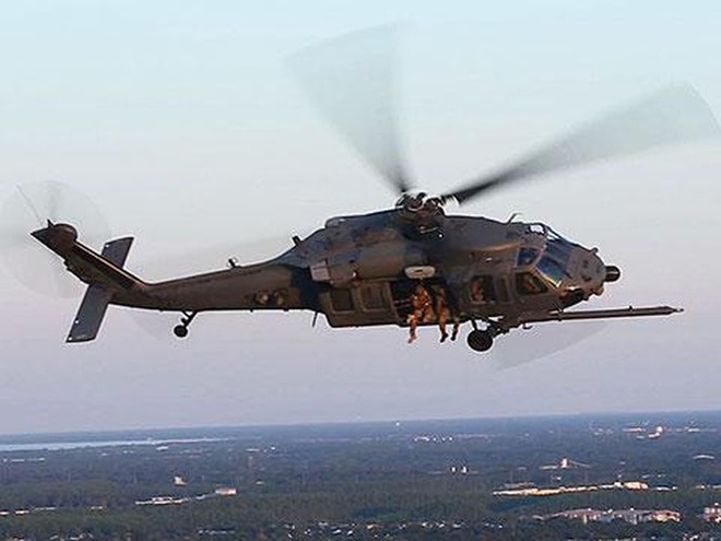 Khám phá siêu ‘quái điểu’ HH-60W Whiskey của Mỹ - Ảnh 3.