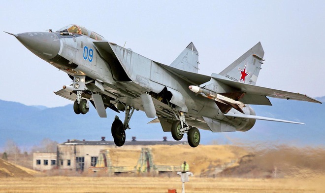 MiG-31 Nga không chiến F-22 Mỹ: Kẻ nào bắn tan xác đối thủ? - Ảnh 3.