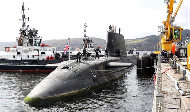 Hải quân Anh hạ thủy siêu tàu ngầm hạt nhân gần 2 tỷ USD - Ảnh 4.